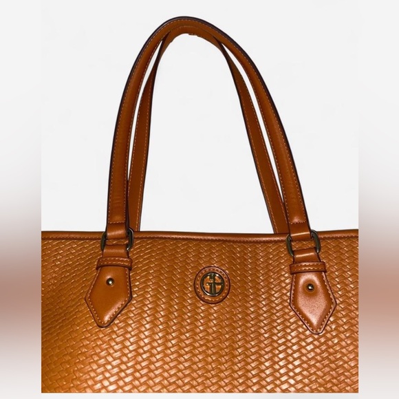 Giani Bernini Tan Woven Leather Tote – Gold Hardware – Zip Closure - Picture 3 of 7